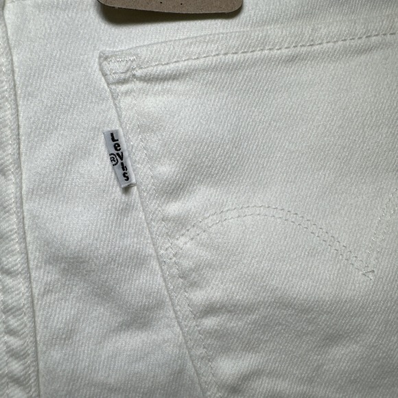 NWT Levi's Women White 311 Shaping Skinny Jeans Capris Size W29 Classic Style - Picture 11 of 12